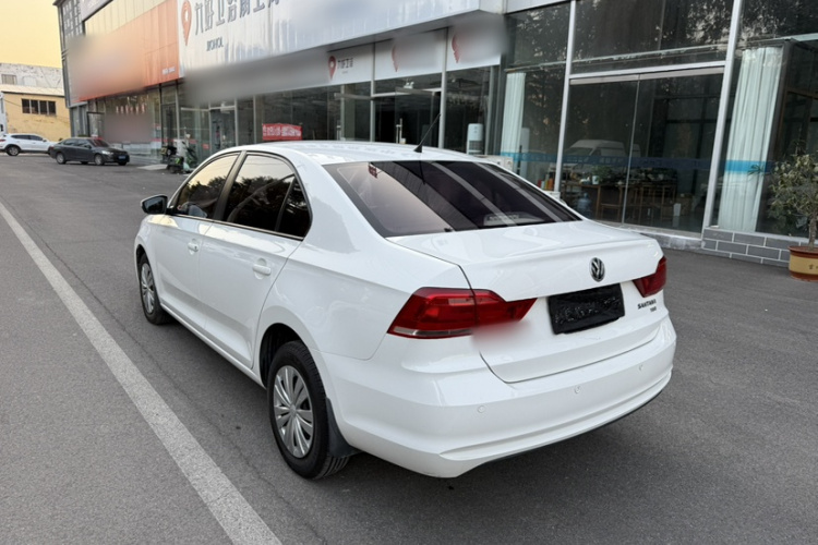 大众 桑塔纳 2016款 1.6L 手动风尚版车身外观6005