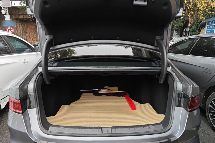 比亚迪 秦PLUS 2023款 冠军版 EV 510KM超越型机舱底盘23