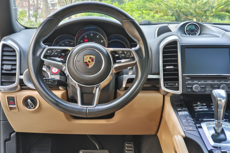 保时捷 2015款 Cayenne 3.0T中控内饰7010