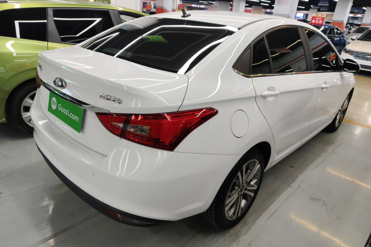 奇瑞 艾瑞泽5 2017款 1.5L CVT豪华版车身外观7