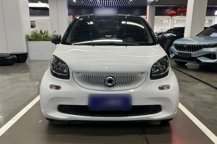 smart fortwo 2019款 0.9T 66千瓦硬顶风擎版 国VI车身外观6001