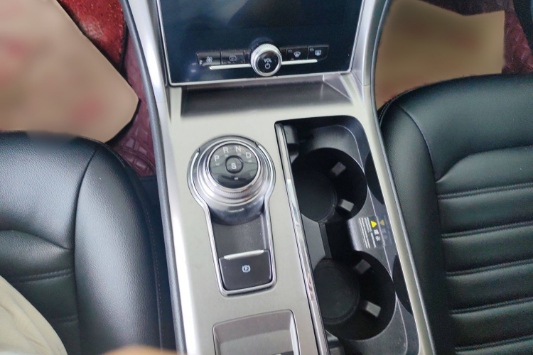 福特 蒙迪欧 2020款 EcoBoost 180 时尚型中控内饰7006