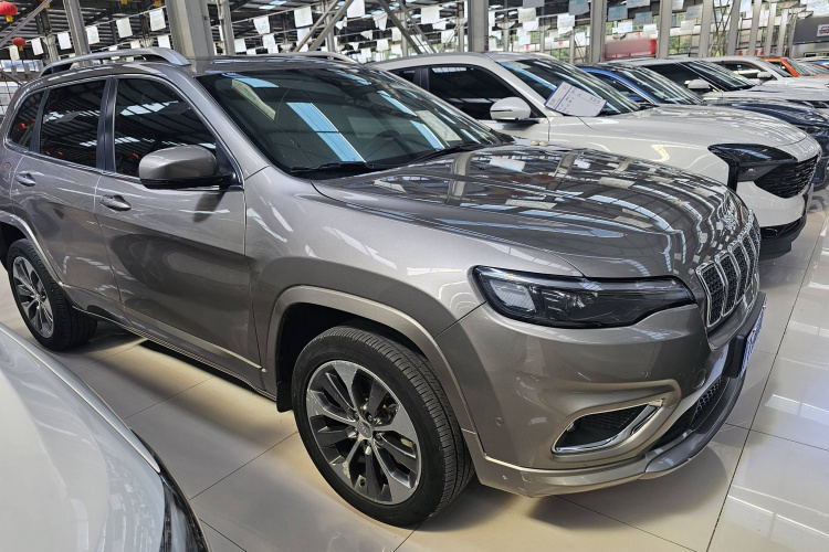 丰田 普拉多 2016款 2.7L 自动豪华版中控内饰7007