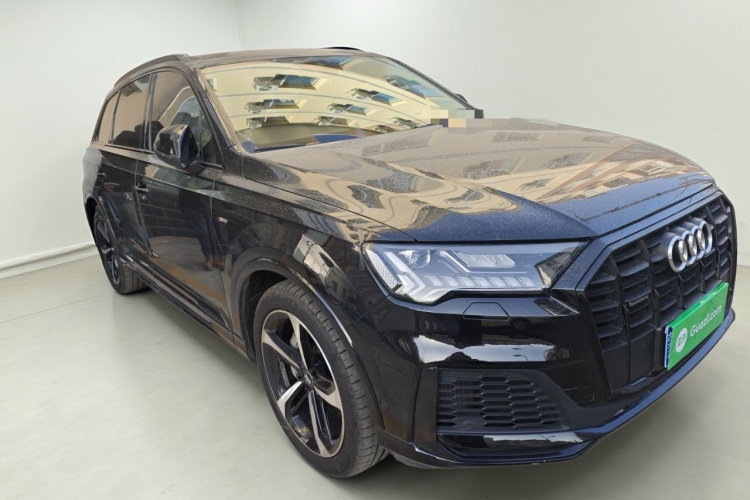 奥迪Q7 2020款 55 TFSI quattro 黑武士专享版车身外观3