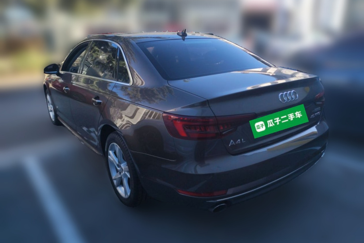 奥迪A4L 2018款 30周年年型 40 TFSI 进取型车身外观5