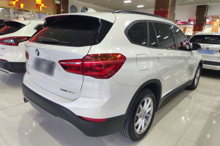 宝马X1 2019款 sDrive18Li 时尚型车身外观7