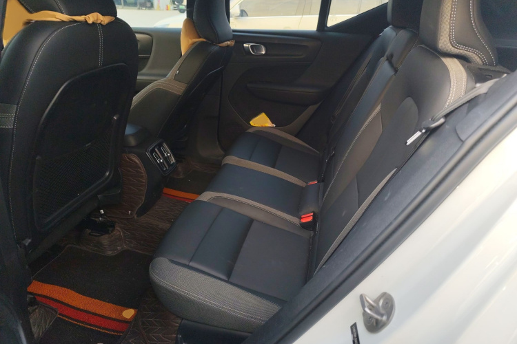 沃尔沃XC40 2023款 B3 智远豪华版中控内饰7004