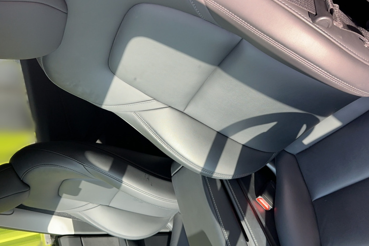 特斯拉 Model Y 2022款 改款 后轮驱动版中控内饰7004