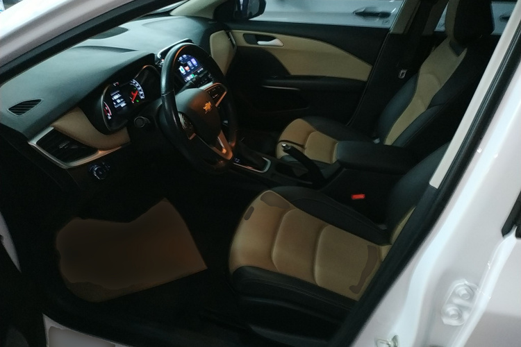 雪佛兰 科鲁泽 2022款 320 自动悦享天窗版中控内饰19