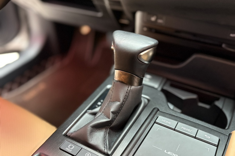 雷克萨斯ES 2021款 200 卓越版局部细节18