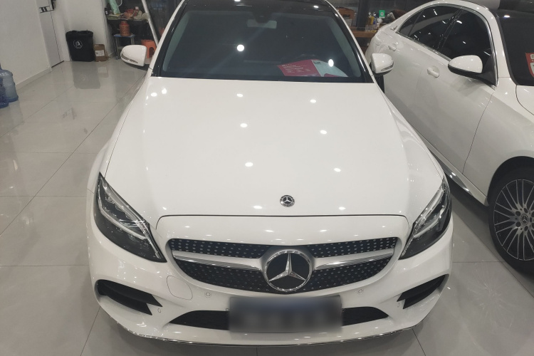 奔驰C级 2020款 C 260 L 运动版车身外观2