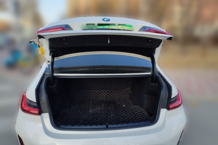 宝马3系 2023款 320Li M运动套装局部细节23