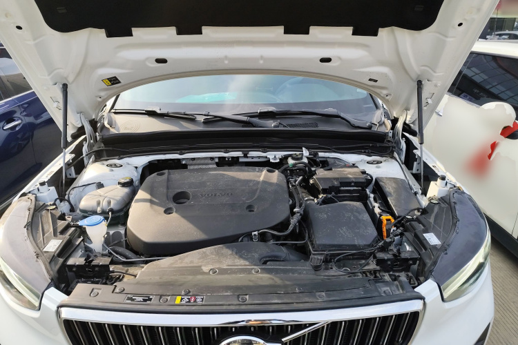 沃尔沃XC40 2024款 B3 智远豪华版机舱底盘24