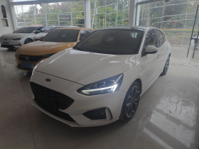 福特 福克斯 2021款 两厢 EcoBoost 180 自动ST Line