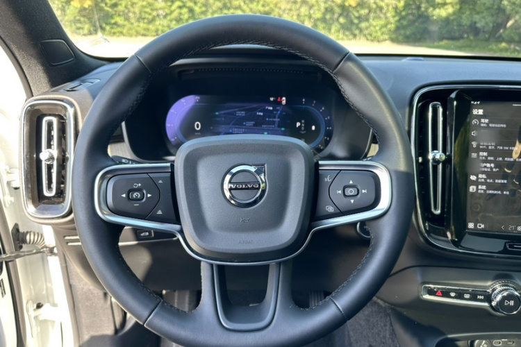 沃尔沃XC40 2024款 B3 智远运动版局部细节13