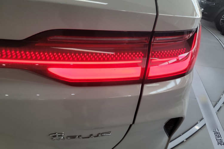 比亚迪 宋PLUS新能源 2023款 冠军版 EV 605KM 旗舰PLUS车身外观9