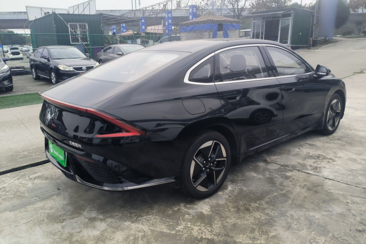 五菱汽车 五菱星光 2024款 共创版 150 进阶型车身外观7