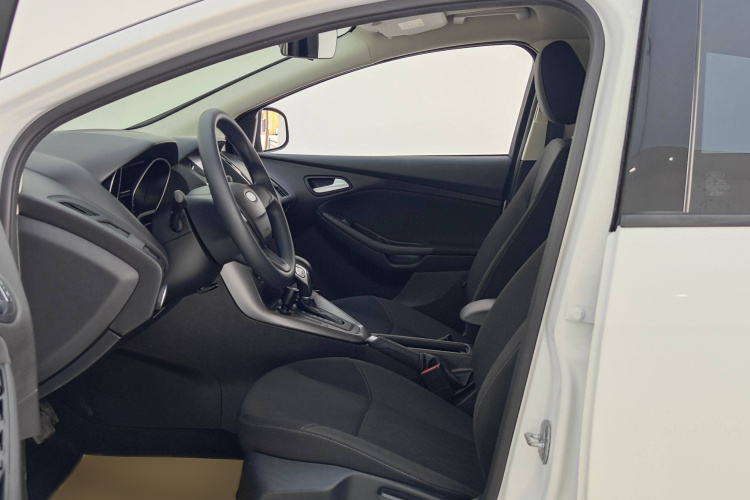 福特 福克斯 2018款 两厢经典 1.6L 自动舒适型智行版中控内饰7006