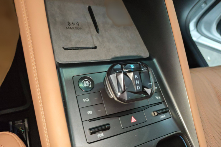 比亚迪 宋L EV 2025款 智驾版 662km 激光雷达卓越型局部细节18