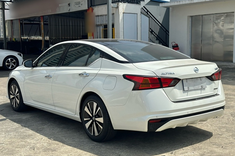 日产 天籁 2021款 2.0L XL 舒适版车身外观6010