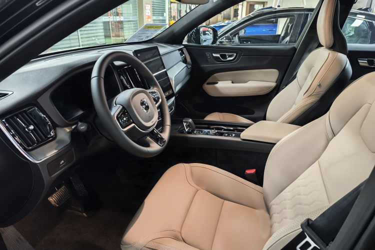 沃尔沃XC60 2026款 B5 四驱智逸豪华版中控内饰7002