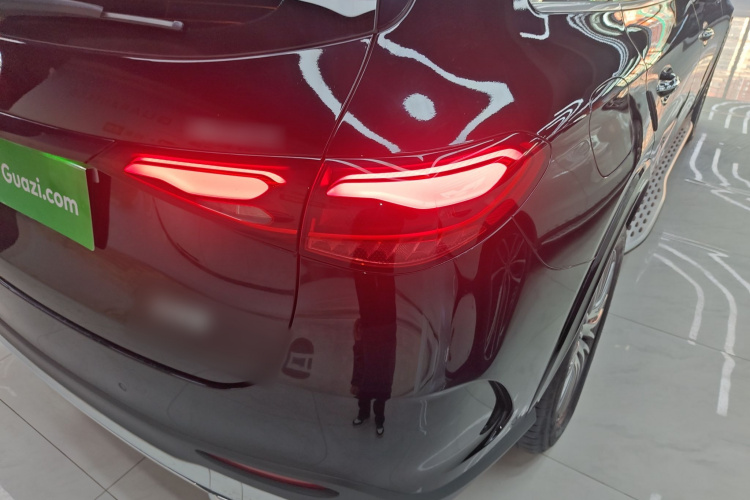 奔驰GLC 2023款 改款 GLC 300 L 4MATIC 动感型 5座车身外观9