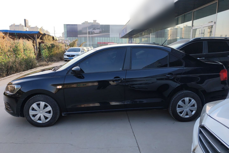 大众 捷达 2015款 1.4L 手动时尚型车身外观4