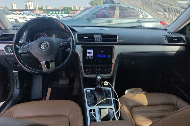 大众 帕萨特 2014款 2.0TSI DSG御尊版中控内饰12