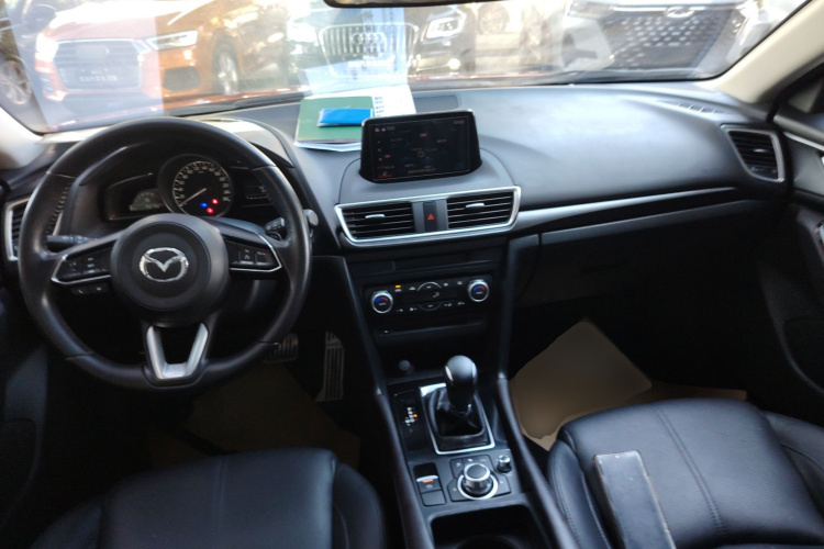 马自达3 昂克赛拉 2017款 三厢 2.0L 自动尊贵型 国V中控内饰12