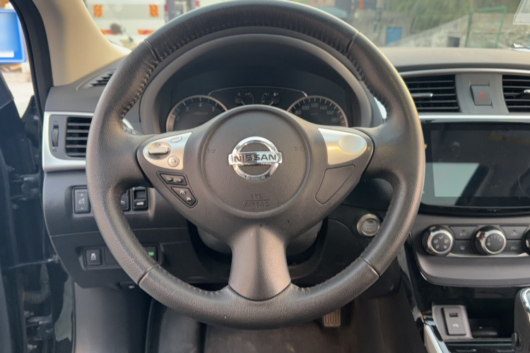 日产 轩逸 2019款 1.6XV CVT智联尊享版 国VI中控内饰7007