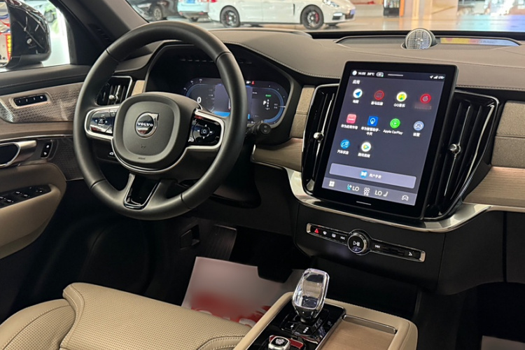 沃尔沃XC90新能源 2025款 改款 T8 智尊豪华版 7座中控内饰7009