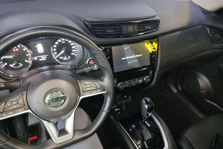 日产 奇骏 2023款 经典 2.0L 两驱智联臻享版中控内饰12