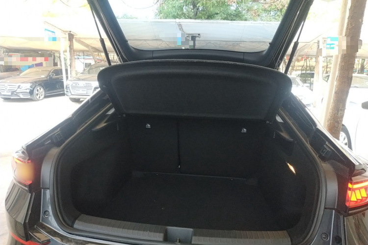 大众 2022款 凌渡L 280TSI DSG热辣版机舱底盘23