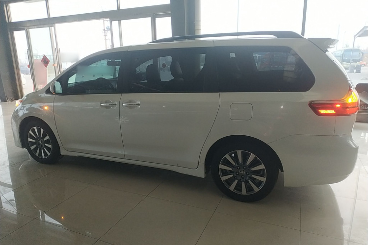 丰田Sienna（平行进口） 车身外观4