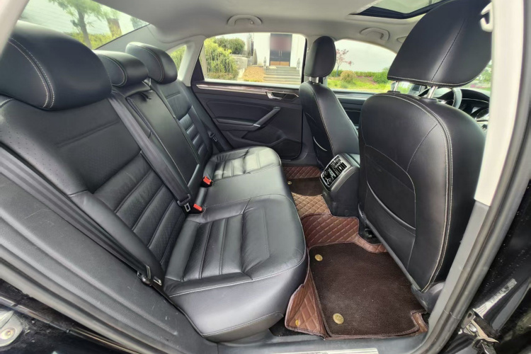 大众 帕萨特 2016款 330TSI DSG御尊版中控内饰7007