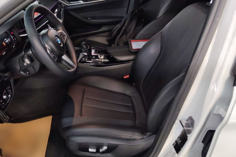 宝马5系 2018款 525Li M运动套装局部细节19