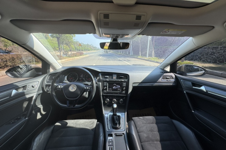 大众 高尔夫 2018款  230TSI 自动豪华型车身外观6001