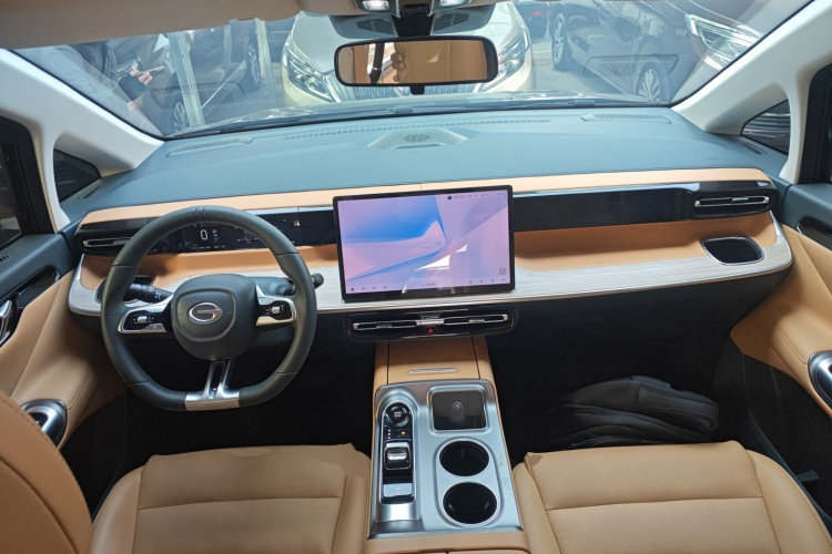 广汽传祺 传祺E8 2024款 荣耀系列 2.0L 荣耀版中控内饰12