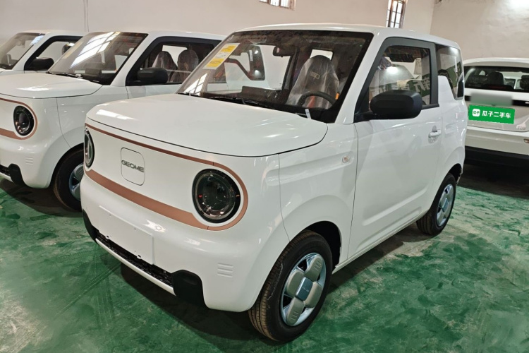 吉利银河 2024款 熊猫mini 200km 耐力熊车身外观4