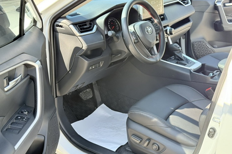 丰田 威兰达 2020款 2.0L CVT两驱豪华版中控内饰7006