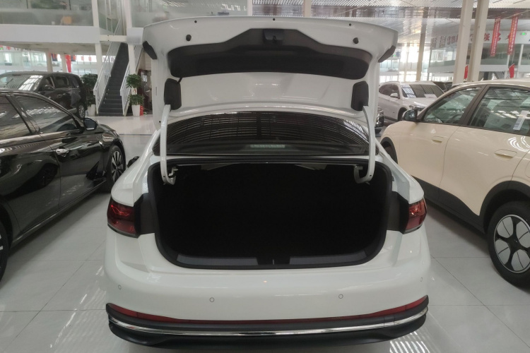 大众 速腾 2023款 300TSI DSG飞越版机舱底盘23