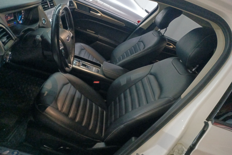 福特 蒙迪欧 2020款 EcoBoost 180 时尚型局部细节19