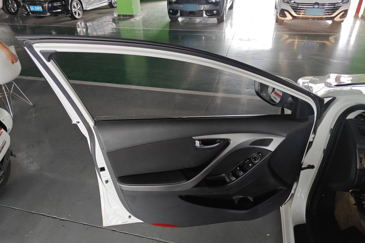 现代 朗动 2015款 1.6L 自动领先型中控内饰7007