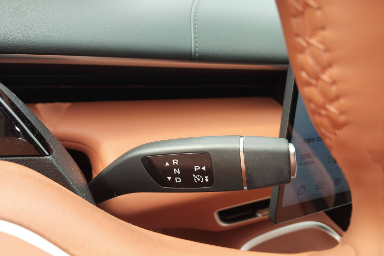 深蓝汽车 深蓝S07 2024款 215Max 乾崑智驾ADS SE增程版局部细节18