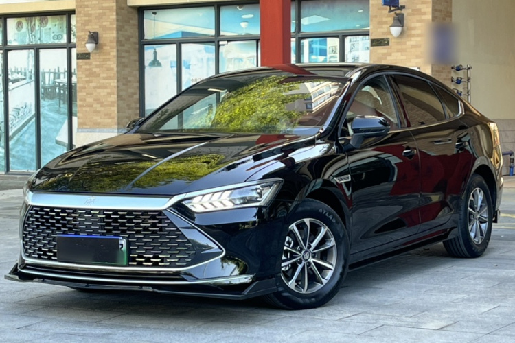 比亚迪 秦PLUS 2024款 荣耀版 DM-i 55KM领先型车身外观6014