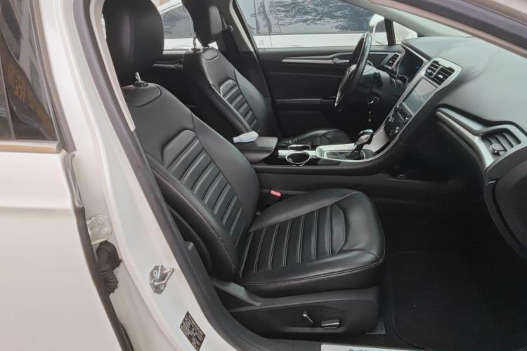 福特 蒙迪欧 2013款 1.5L GTDi180时尚型中控内饰41