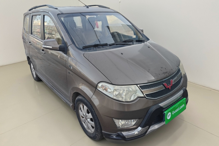 五菱汽车 五菱宏光 2014款 1.5L S舒适型车身外观3