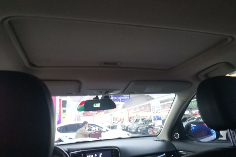 三菱 欧蓝德 2018款 2.4L 四驱豪华版 7座局部细节22