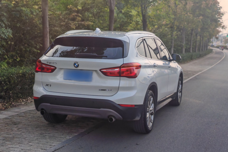 宝马X1 2019款 sDrive20Li 领先型车身外观6010