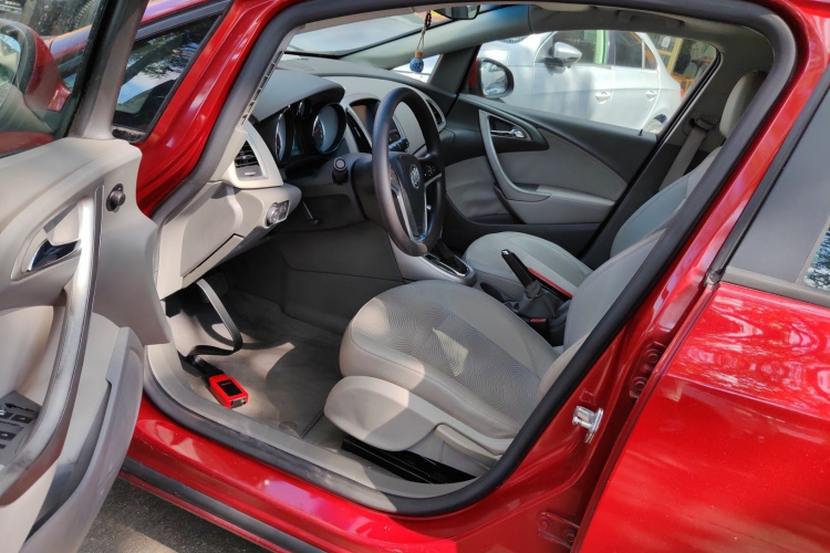 别克 英朗 2013款 XT 1.6L 自动时尚版局部细节19